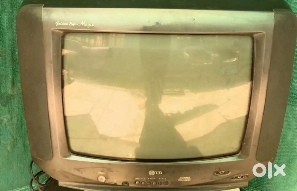 LG Golden Eye Magic CRT TV.