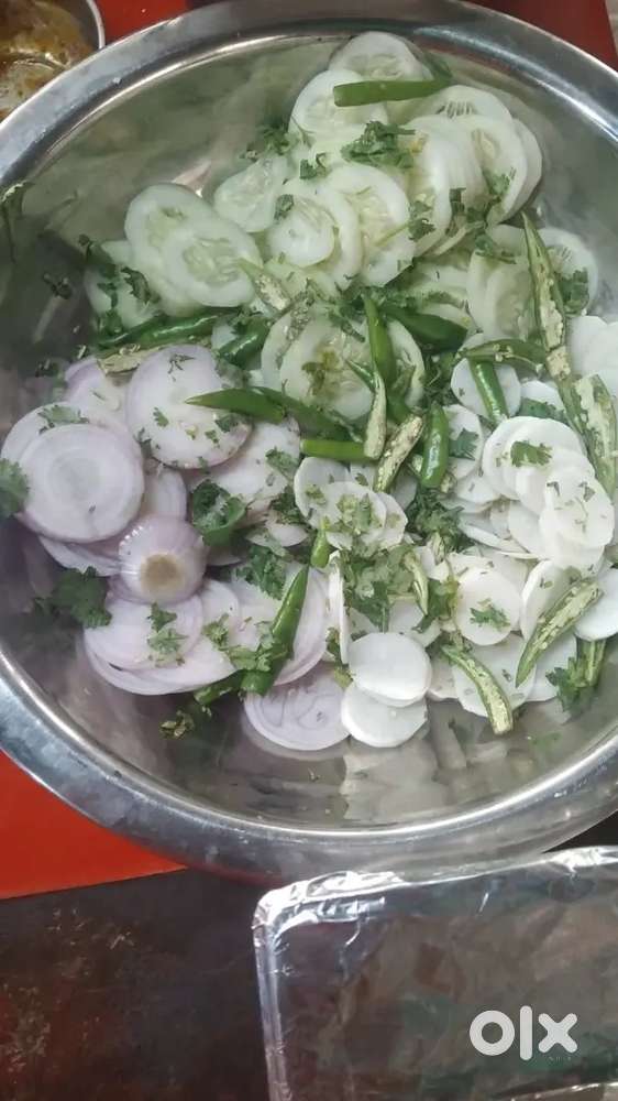 Indian cook with tondor