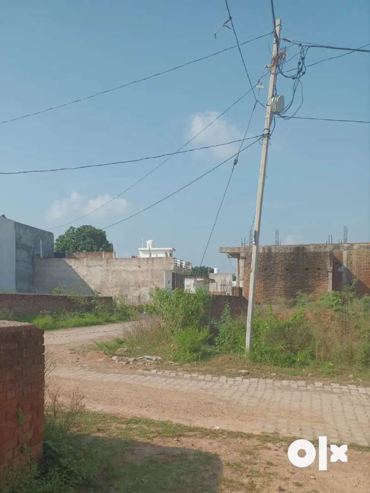 A corner plot available at behind karondi mata mandir  jhansi