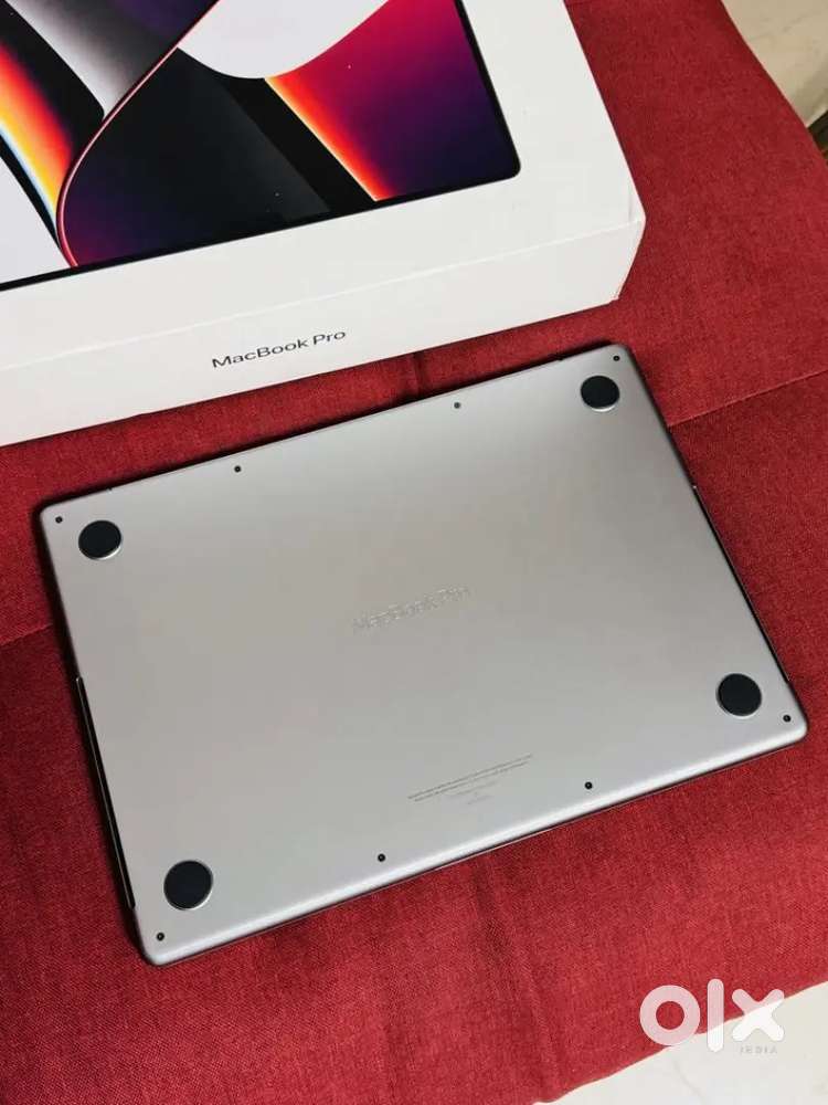 MacBook pro with m1 pro processor 512gb SSD 18gb ram