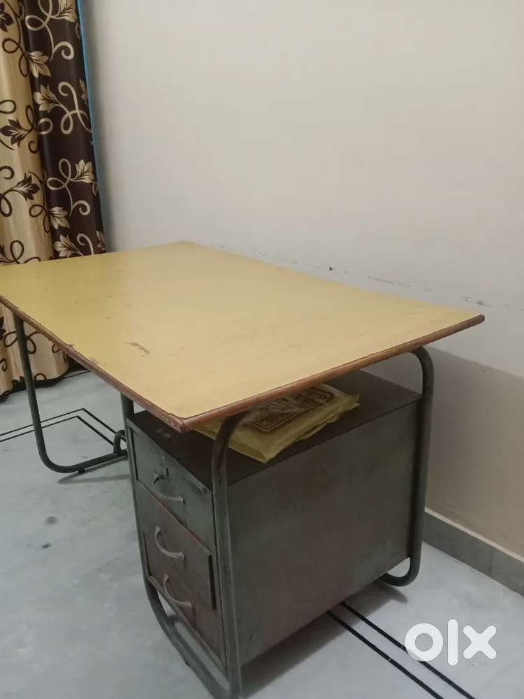 Table with side drawers