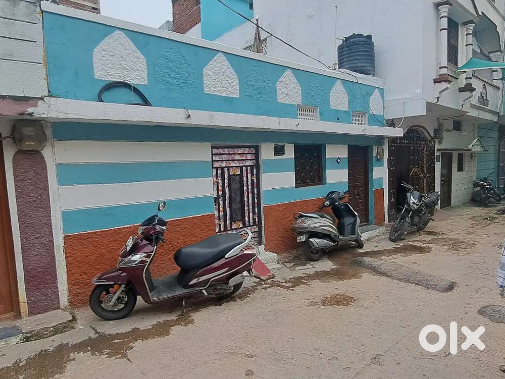 House for sale 100 sq.yd wahed colony rein bazar prime location.