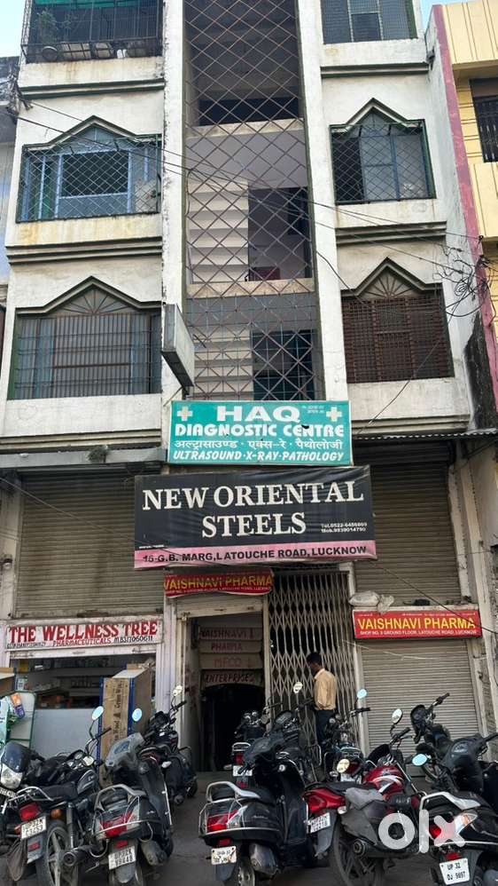 COMMERCIAL FLOOR FOR SALE (latouche road) prime location