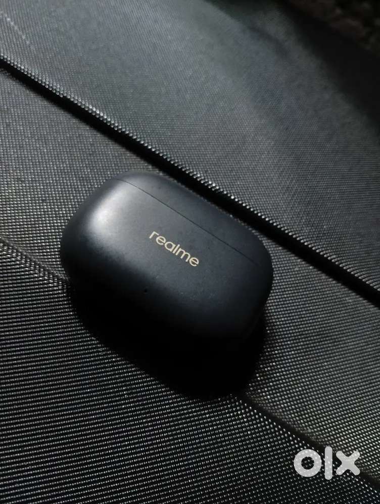 REALME BUDS T300(. Extremely high bass)