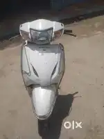 well-maintained 2014 Honda Activa (White) in great condition!