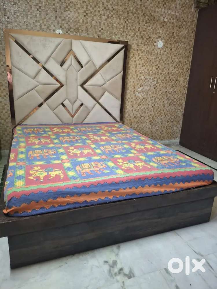 Queen size Box-Bed with Mattress