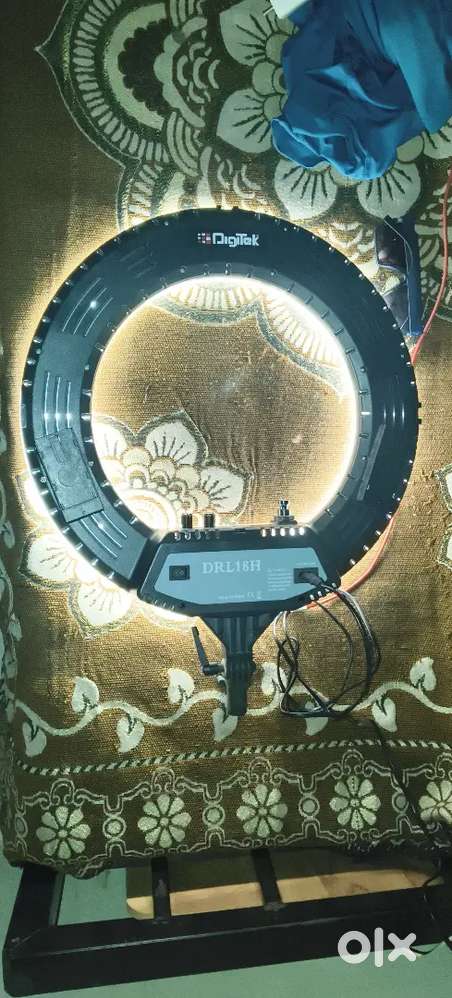 DIGITEK RING LIGHT WITH STAND
