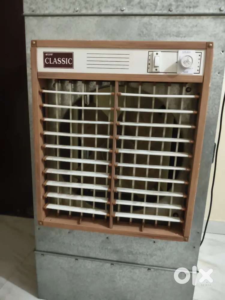 Classic cooler new brand only 2 month old 100 later plus size 4 foot