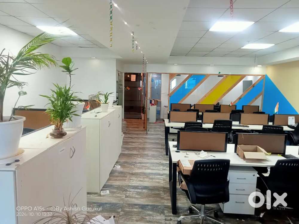 4 Cabin 25 workstation conference reception pantry