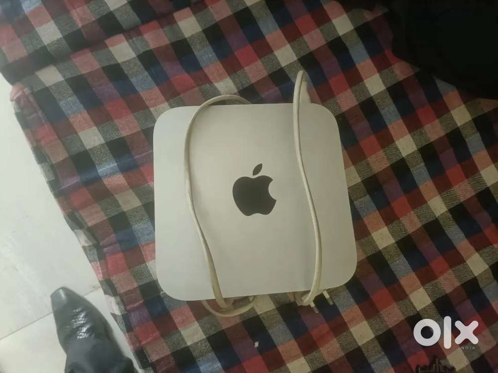 Mac mini desktop i5 8gb ram 256gb SSD