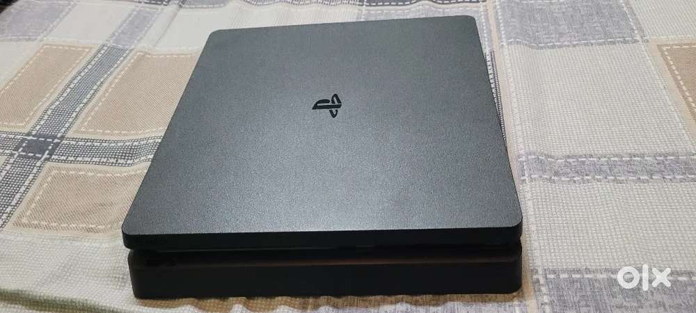 PS4 slim (500gb)