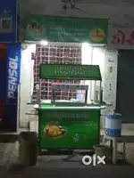પાણી પૂરી મશીન વેચવાનું છે.