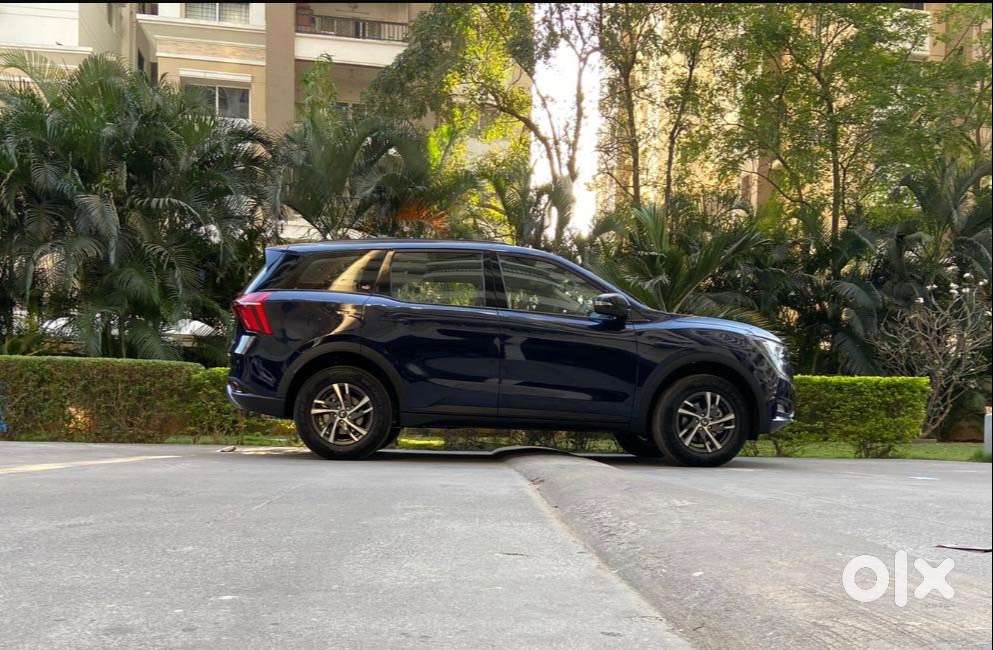 Mahindra XUV700 AX5 PET MT 7 SEATER BSV