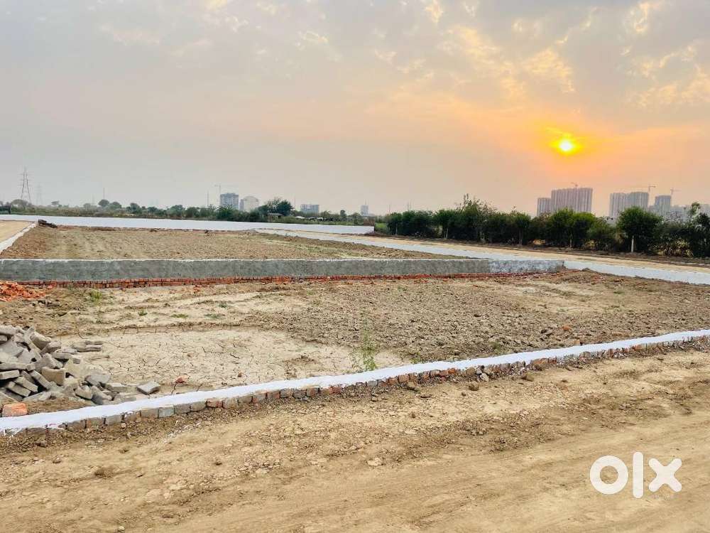 200 GAJ PLOT SALE IN GREATER NOIDA (w) HURRY BOOK YOUR SLOT