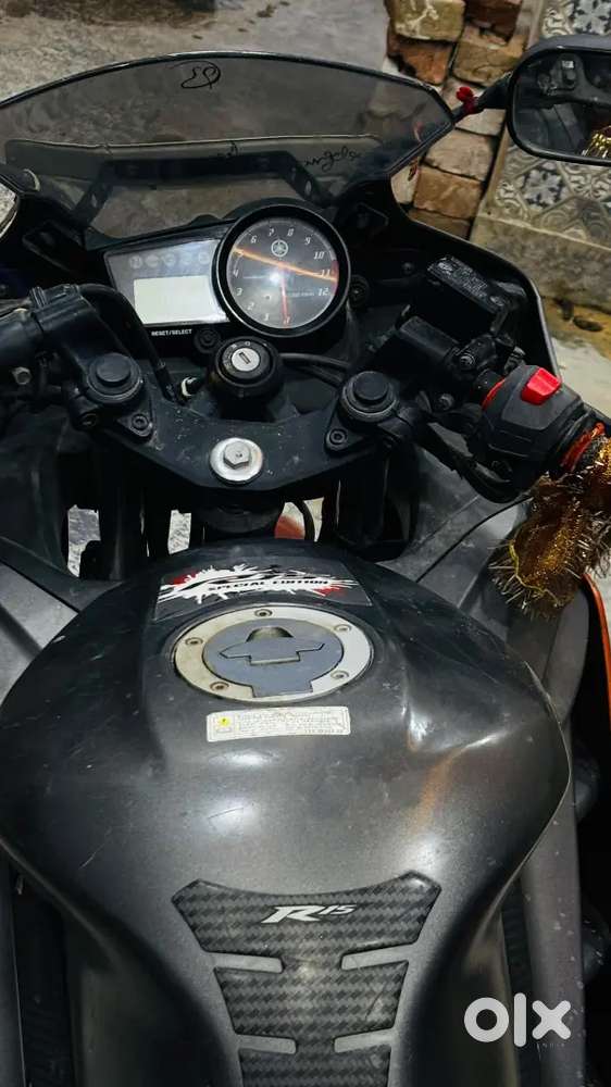 Yamaha r15 super condition