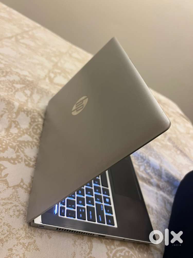 Hp laptop i5 8th generation with 256gb ssd and 1tb harddisk