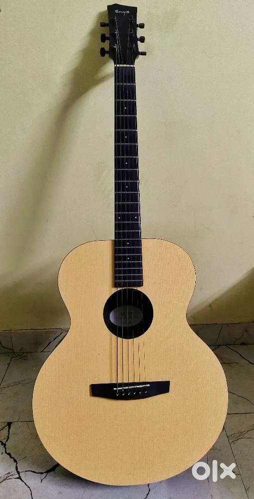 ENYA EA XO acoustic guitar (travel friendly)
