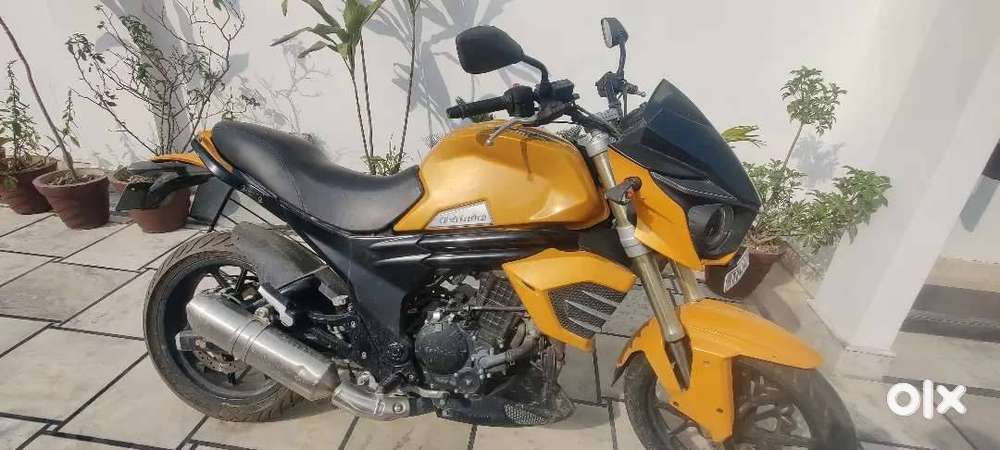 Mahindra mojo