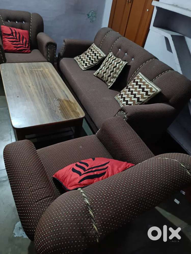 Sofa and center table