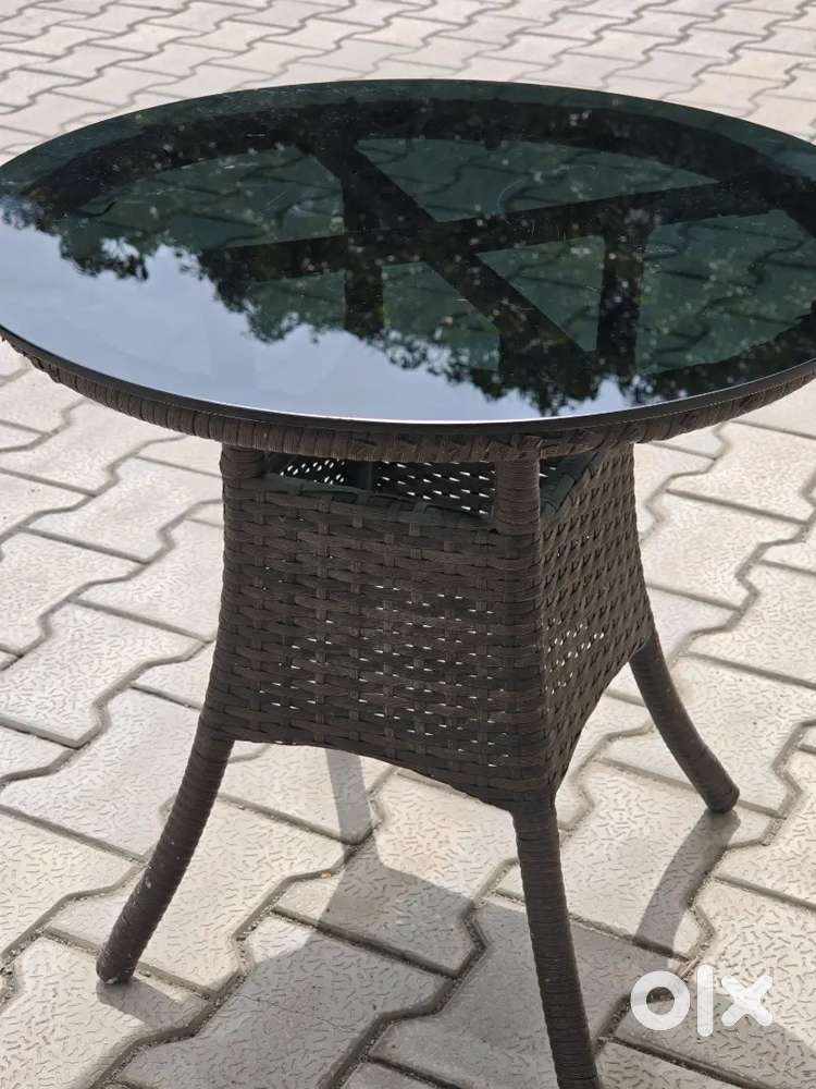 Patio Furniture/ coffee table