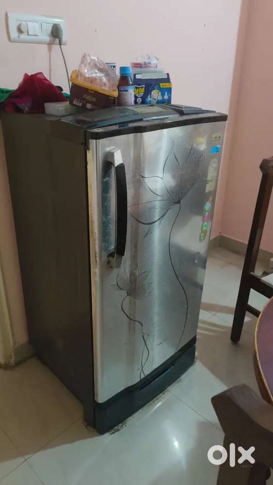 Single door refrigerator