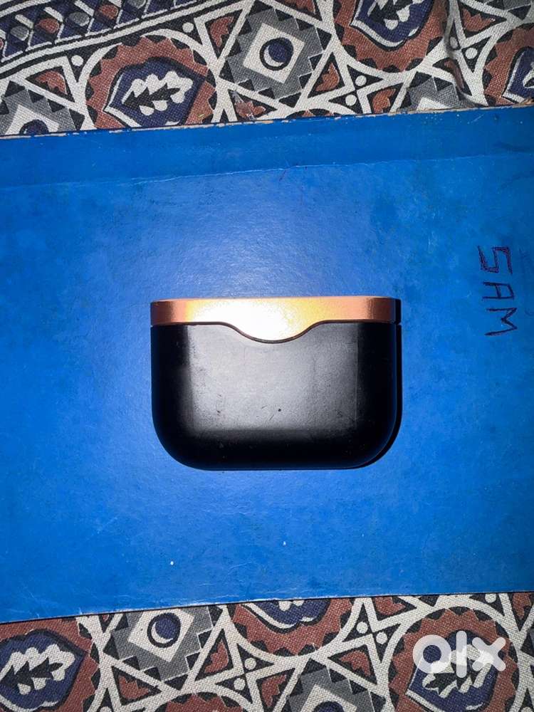 Sony headphones (wf-1000xm3) mint condition less used