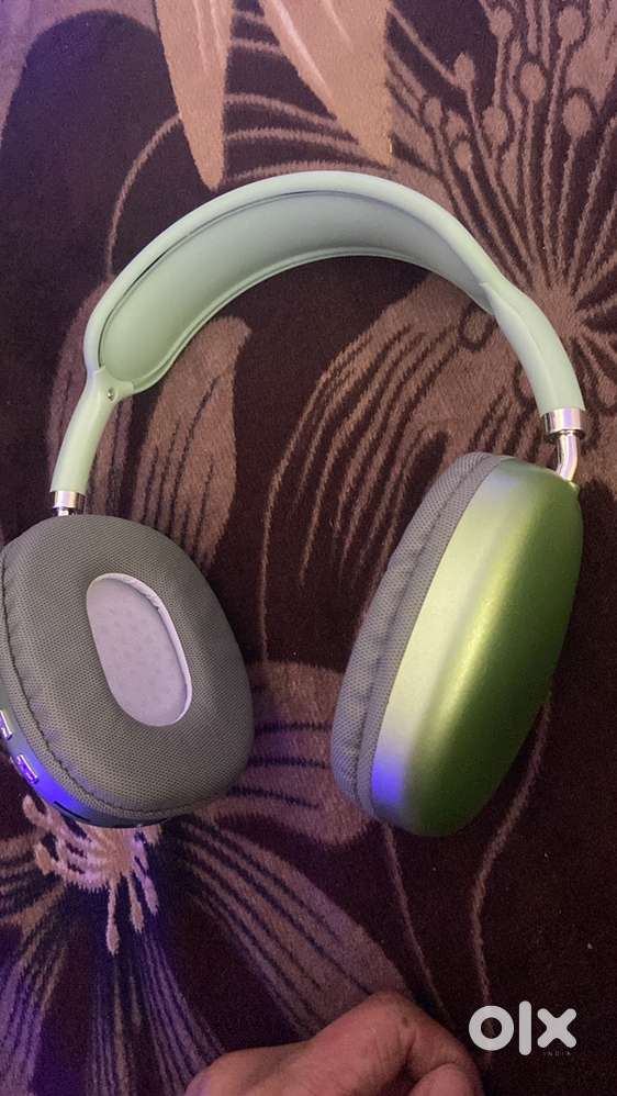 Wireless Heaphone Silver Colour