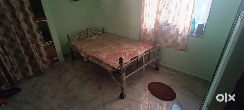 FOLDABLE IRON BED 6X4
