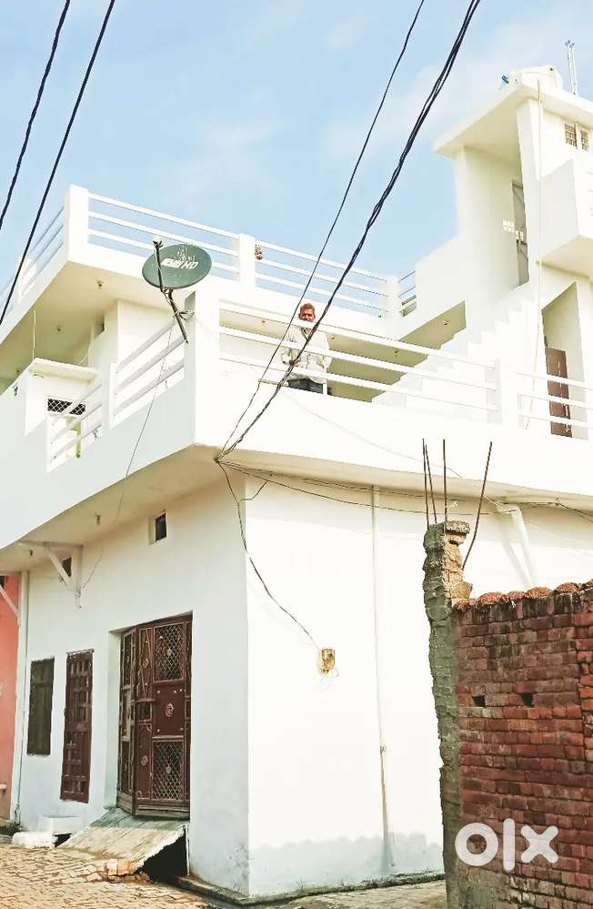 House sale 2 side road