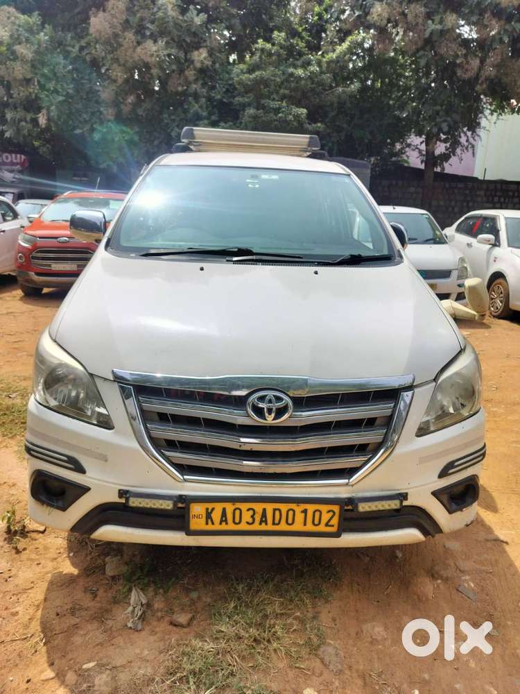 76 TOYOTA INNOVA 0102