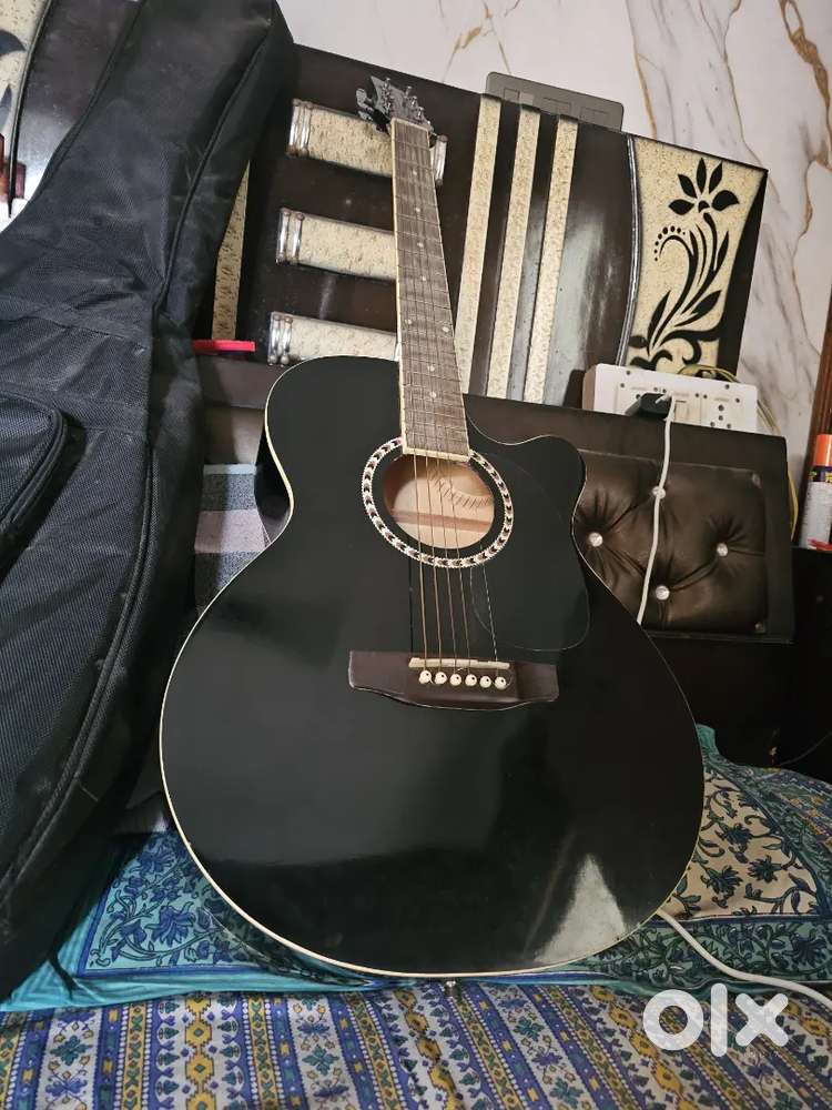Kaps guitar along with Yamaha bag