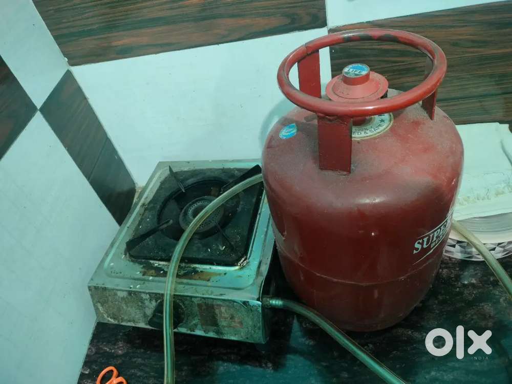 Gas stove, (5 litre cylender with single stove chulha and 4 feet pipe)
