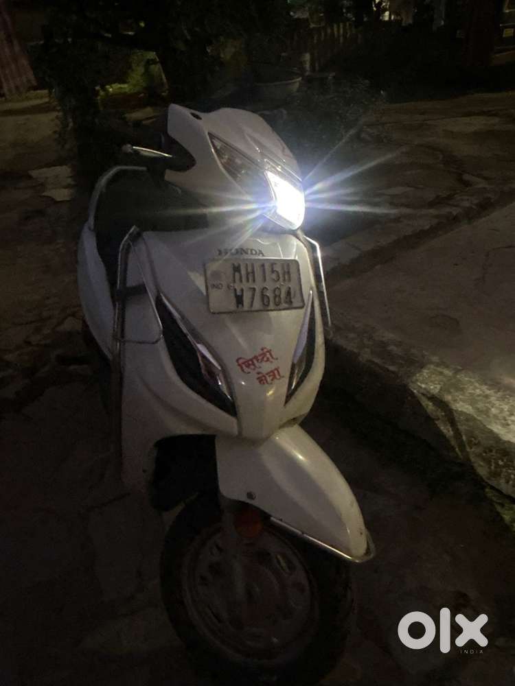 activa 6G white colour