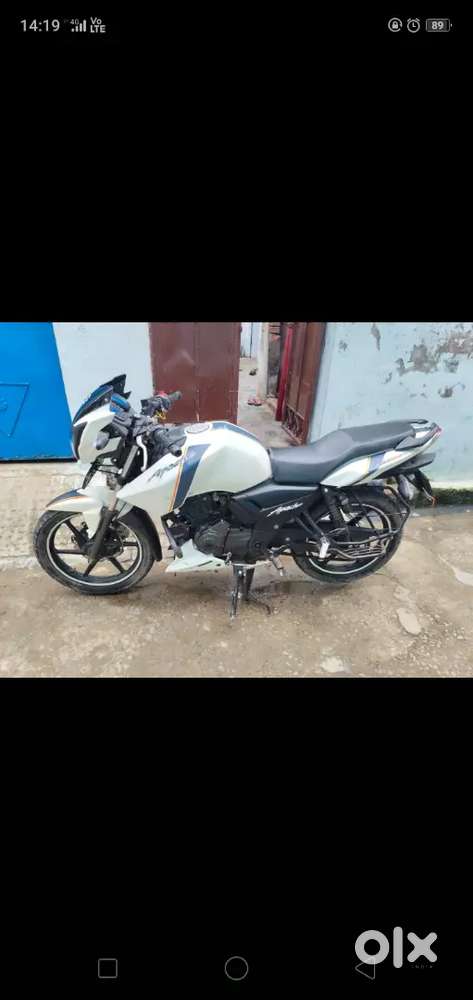 Mere paas 2bike hai aur mai bahar rhata hu isiliye bech rha hu