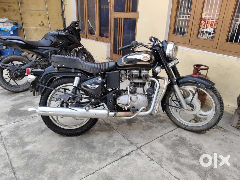 Bullet standard mint condition with travling spare part and new tyres
