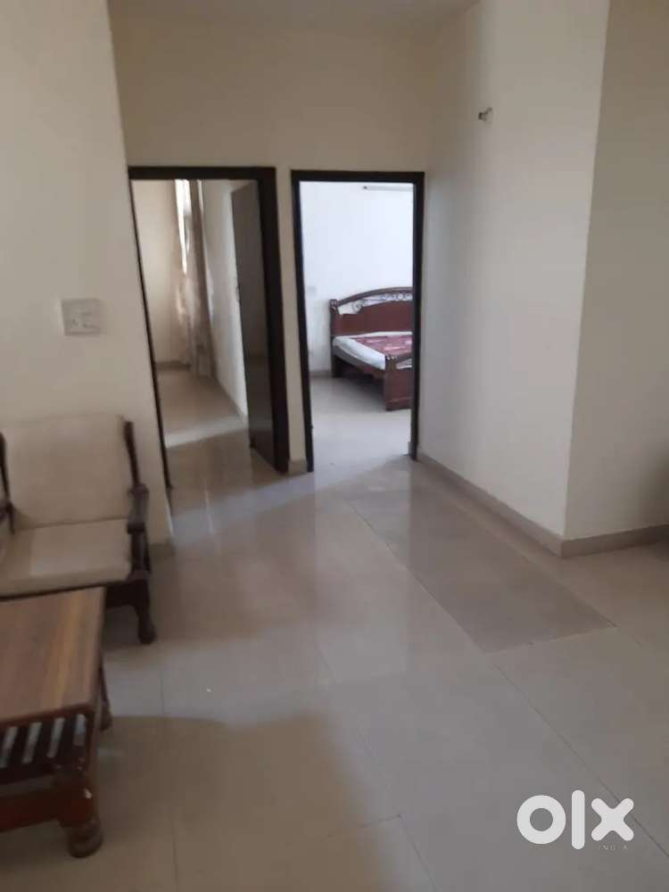 3bhk semi furnished flat for rent