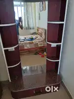 Big size dressing table with mirror
