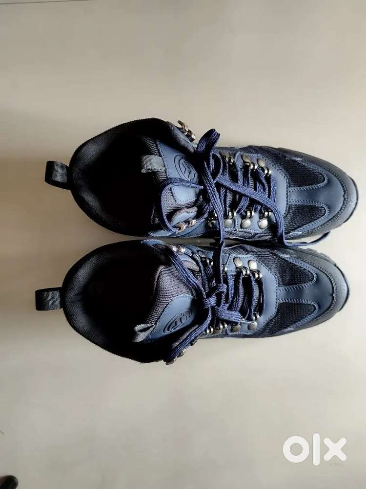 Waterproof shoe - Men or Women- Ideal for trekking, hiking, camping