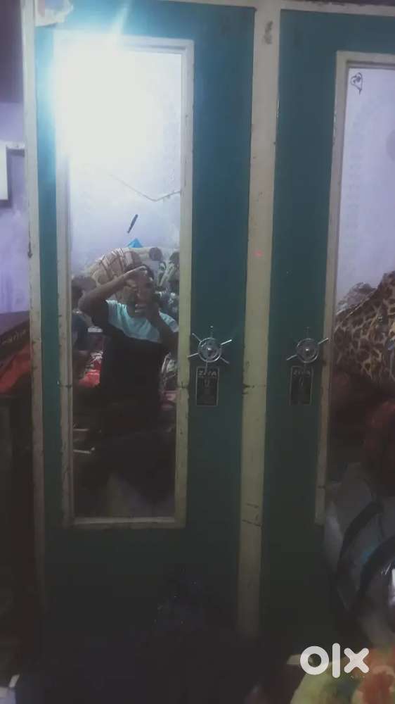 Cub board double door