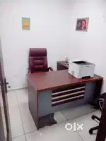 Furnished Office 4 seats and 1 boss cabin