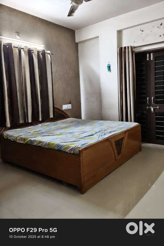 2BHK Semi Furnished Flat On Rent Near Abhilasha cross road.14000