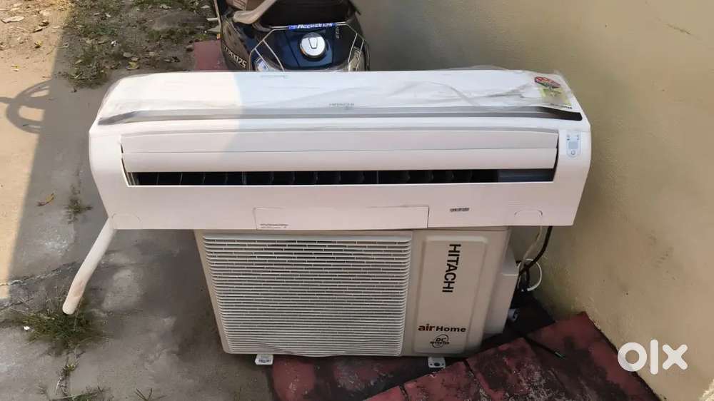 Hitachi 1.5 Ton AC with bill