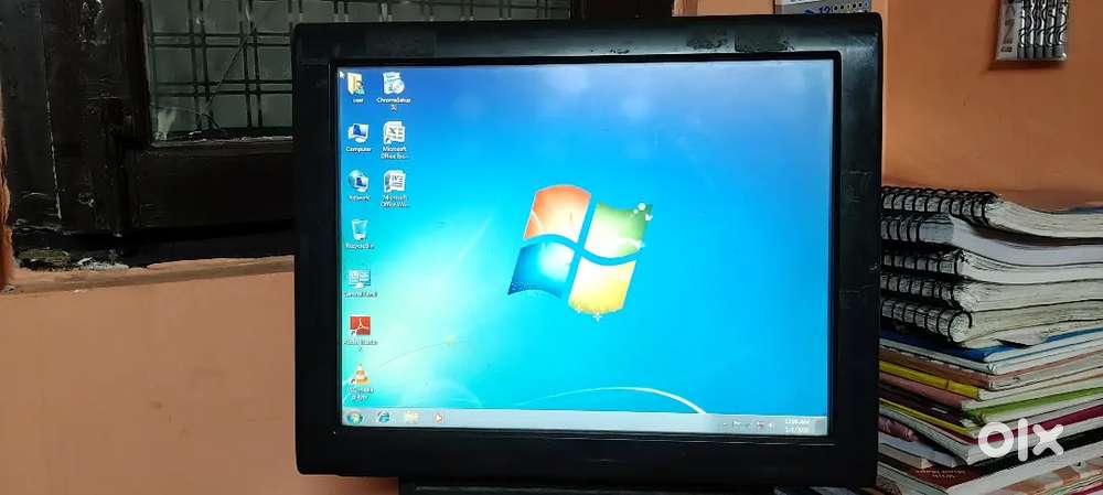 PC Windows 7 and with SSD with LCD with sound speaker inbuild 2GB Ram