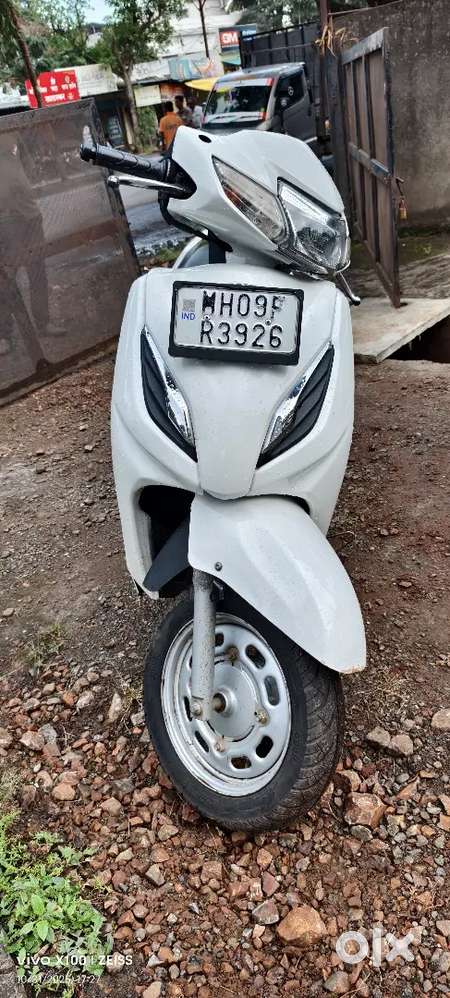 Activa 6g...model 2020/11 महिन्यातली आहे... इन्शुरन्स चालु आहे...