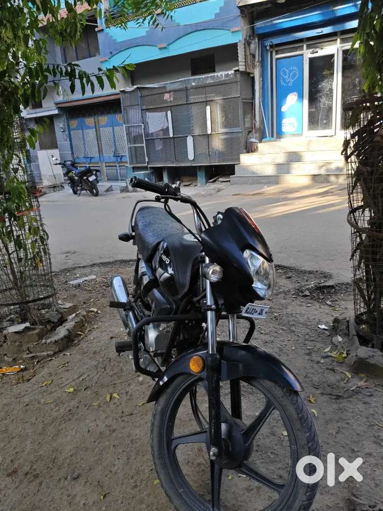 Well condition complete singal hand used 25000 km running.