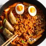 momo and fastfood cook