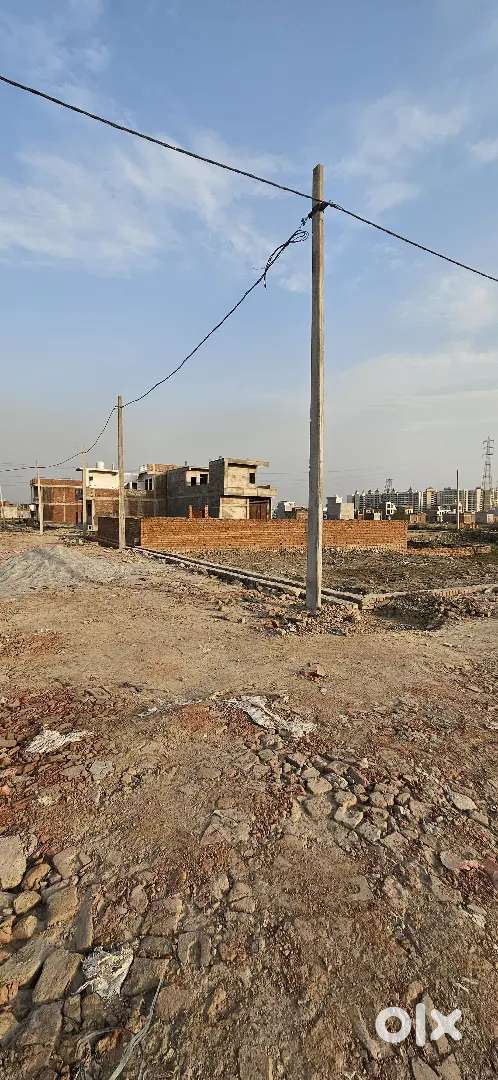 50 गज प्लाट मात्र 10 ललही रूपये मे 25 फ़ीट RCC रोड पे रेडी टू मूव दाखिल