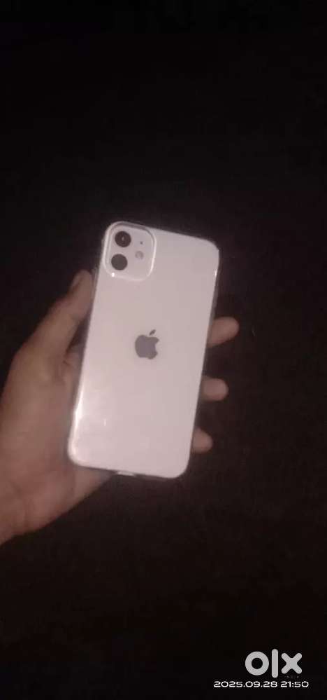 Iphone 11 white colour