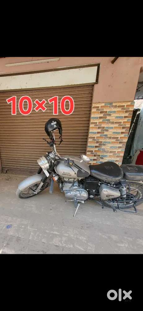 मेन रोड पर 10×10 की दुकान है