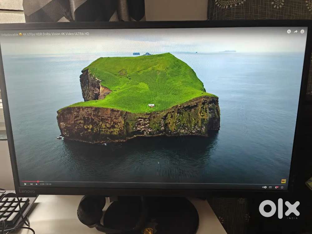 Lenovo 31.5 inch monitor, as good as new